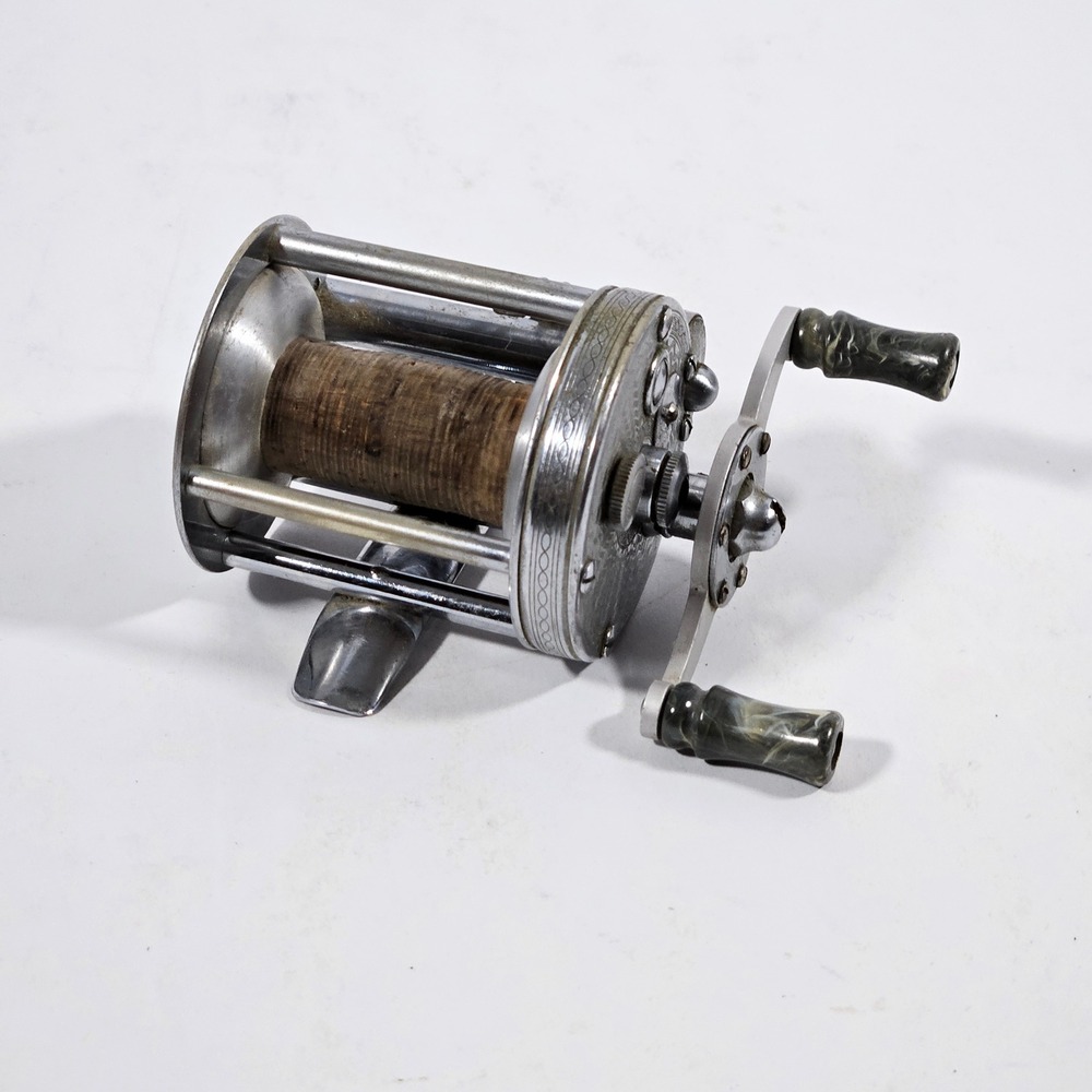 Vintage Pflueger Summit 1993L Baitcasting Reel Made in USA Cub Handle No 2542